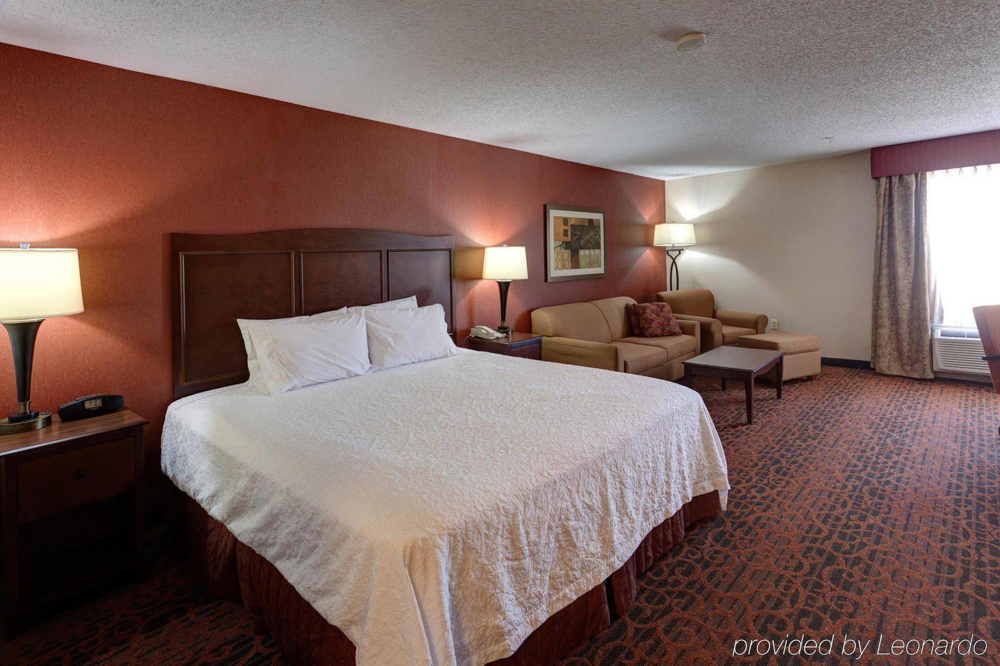 Hampton Inn Manhattan Exterior photo