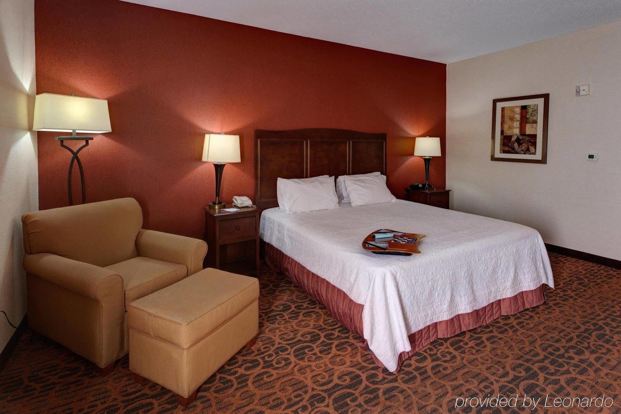Hampton Inn Manhattan Exterior photo