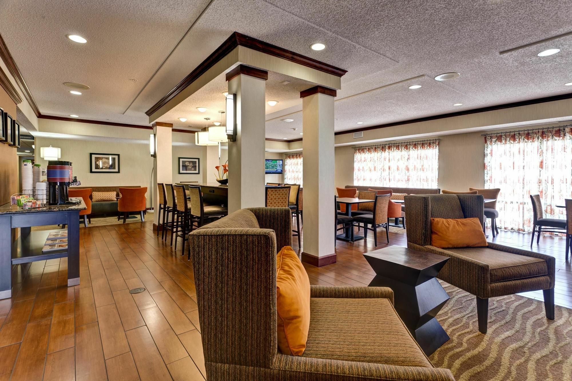 Hampton Inn Manhattan Exterior photo