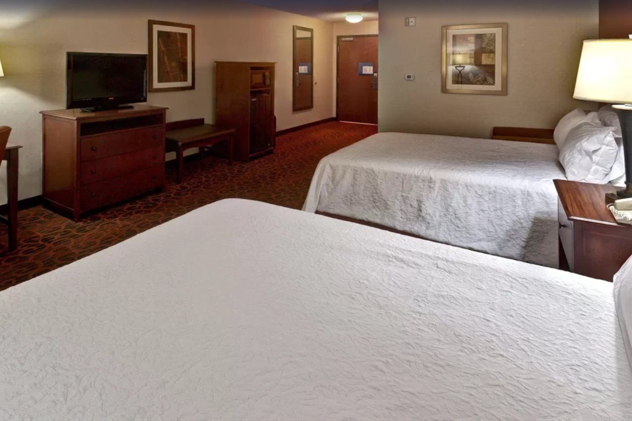 Hampton Inn Manhattan Exterior photo